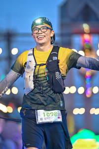 BIB: 1098
                            <button type="button" onclick="openModal(24885725)" class="btn btn-primary btn-sm float-right btn-popup" data-toggle="modal" data-target=".modal-high-quality">
                        <i class="fas fa-shopping-cart"></i> Add to Cart
                    </button>
                                            <button type="button" onclick="isThisMe(24885725, true)" class="btn btn-success btn-sm float-right btn-popup btn-isme hidden" data-toggle="tooltip" data-placement="bottom" title="นี่คือรูปของคุณใช่ไหม คลิกที่นี่เพื่อเอาเข้าอัลบั้ม">
                        <i class="fas fa-plus"></i> Add to album
                    </button>
                    <button type="button" onclick="isThisMe(24885725, false)" class="btn btn-warning btn-sm float-right btn-popup btn-isnotme hidden">
                        <i class="fas fa-ban"></i> Remove from album
                    </button>